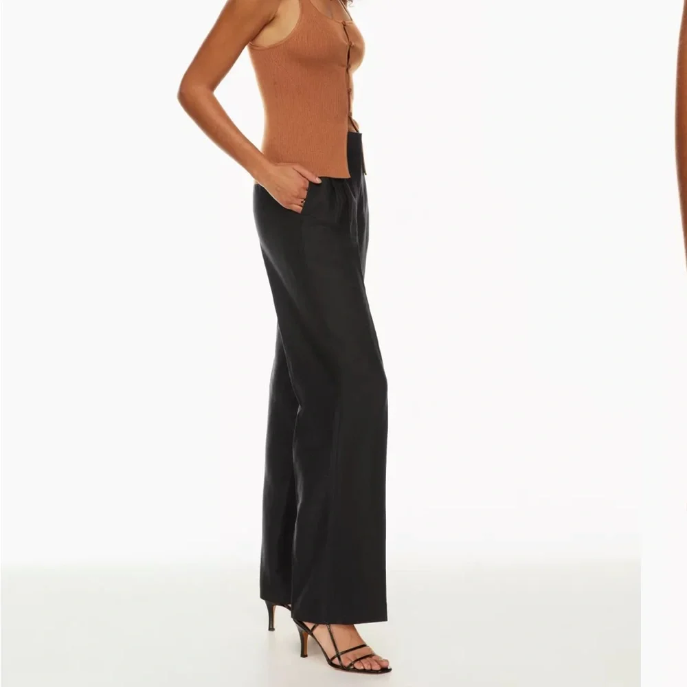 NWT Aritzia Effortless Linen Short in Black